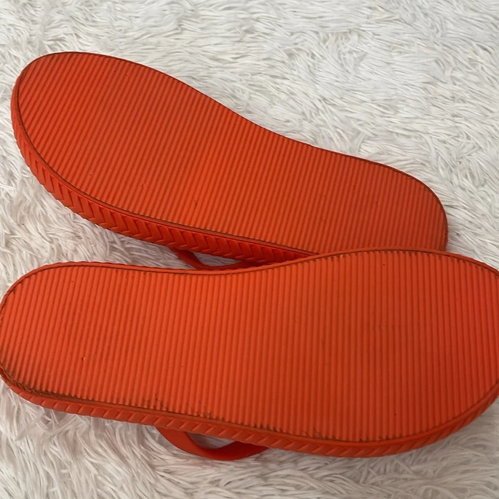 WILD FABLE WOMENS SIZE 9 Bright Orange Flip Flops